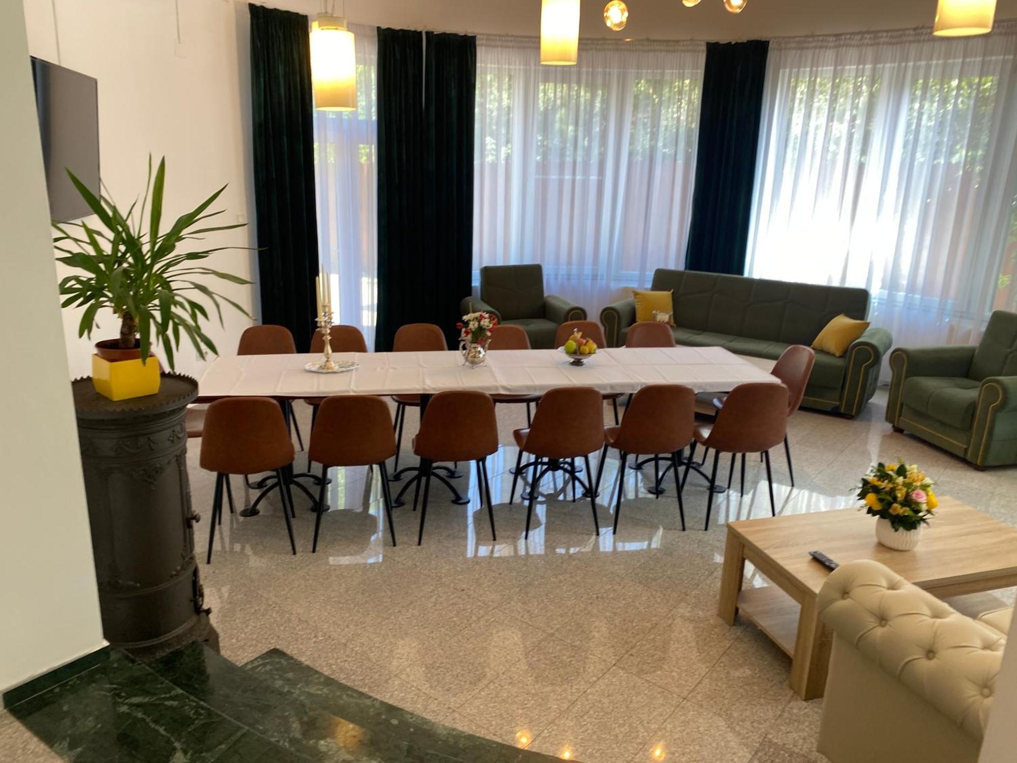 Budux Delux Vila 萨彻勒 外观 照片